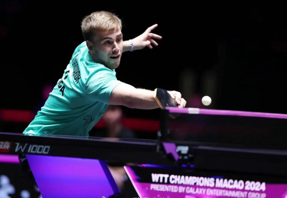 与投手紧紧 与投手紧紧